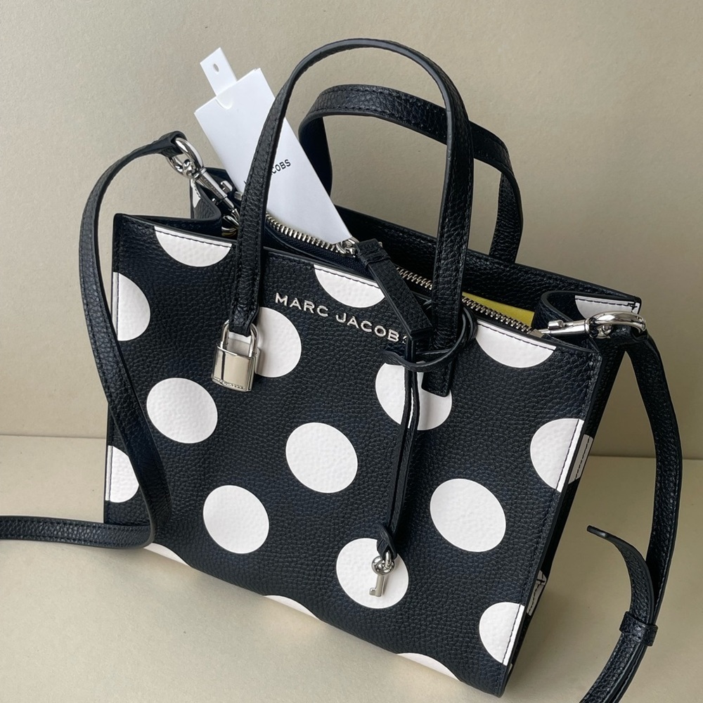 (new+tag) Marc Jacobs grind crossbody black polka dots size 9x8x4 inch - Picture 15 of 15